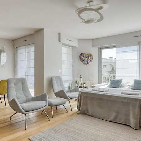 Superb With Terrace & Ac In The 17th Apartment *
